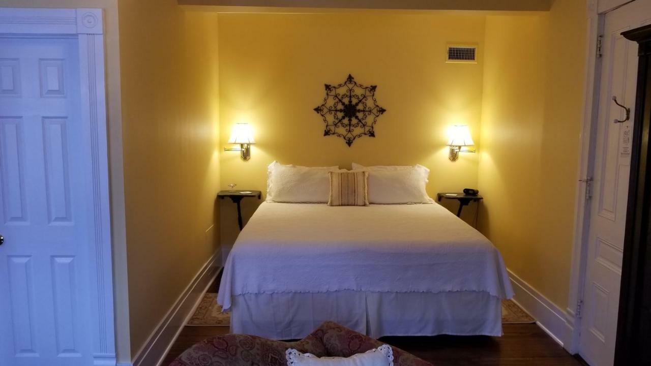 C.W. Worth House Bed And Breakfast Wilmington Eksteriør billede